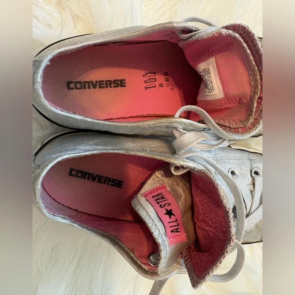 EUC Converse Chuck Taylor All Star Low-Top Sneaker Kids Size 3